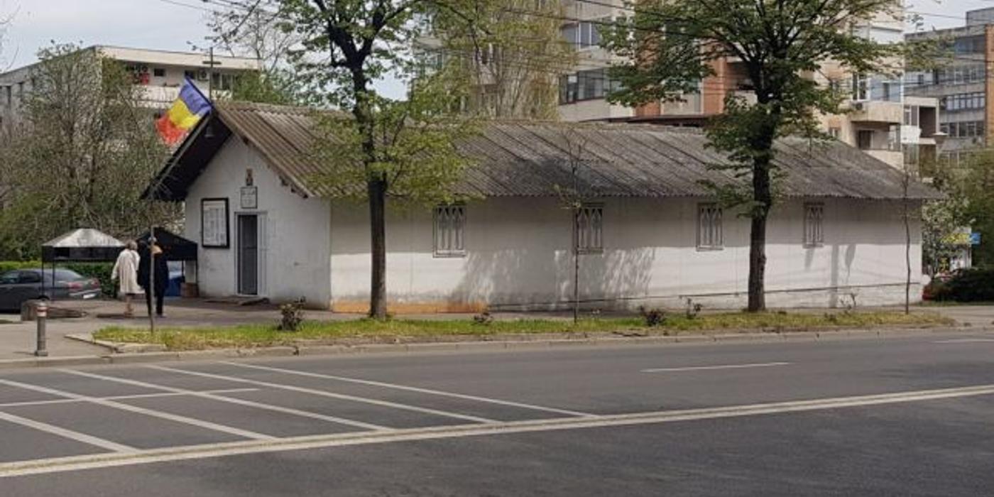 Sfârșitul „bisericii de pe trotuar”: Ce ne spune cazul de la Macul Roșu despre lege, credință și spațiul public din Constanța