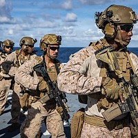 Pregătiri intense la Pentagon pentru posibile operațiuni terestre în Iran. SUA trimite în regiune 2.500 pușcași marini și o navă de asalt amfibiu