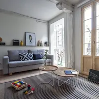 Detalii industriale intr-o amenajare scandinava din Spania