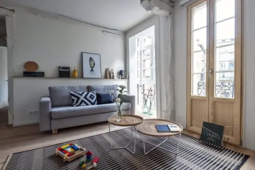 Detalii industriale intr-o amenajare scandinava din Spania