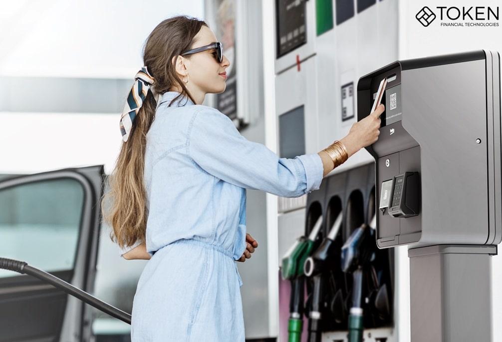 TOKEN lansează prima casă de marcat self-service destinată benzinăriilor din România