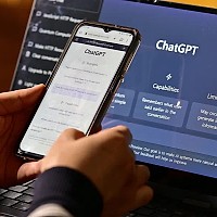 Inteligența artificială este folosită pentru atacuri cibernetice, trafic de droguri și de arme