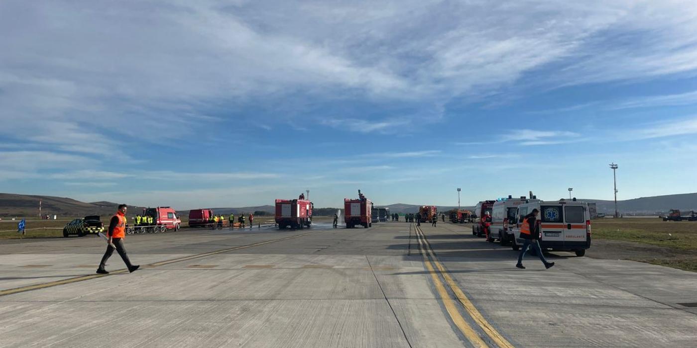 Exercițiu de accident aviatic cu victime pe pista Aeroportului Internațional ”Avram Iancu” din Cluj-Napoca