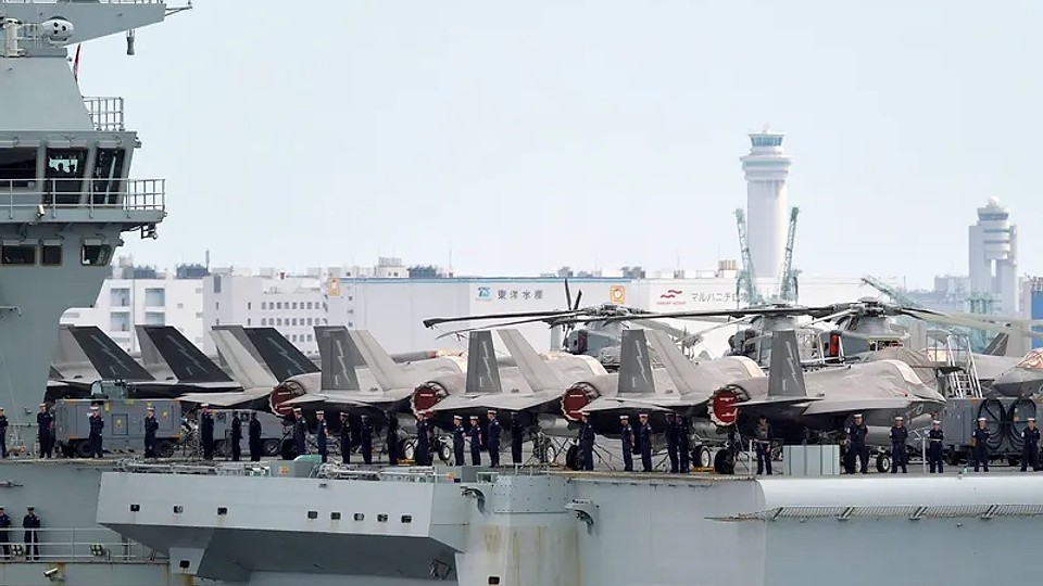 Grupul de luptă al NATO care apără Marea Neagră: portavion, avioane F-35, fregate, distrugătoare. Gata de atac