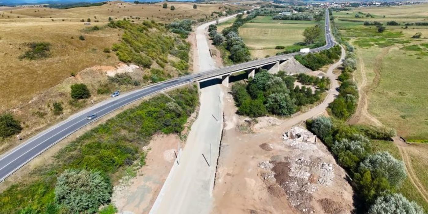 Lucrările de modernizare la tronsonul feroviar Poieni-Aghireșu ar putea fi gata în 2026