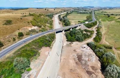 Lucrările de modernizare la tronsonul feroviar Poieni-Aghireșu ar putea fi gata în 2026