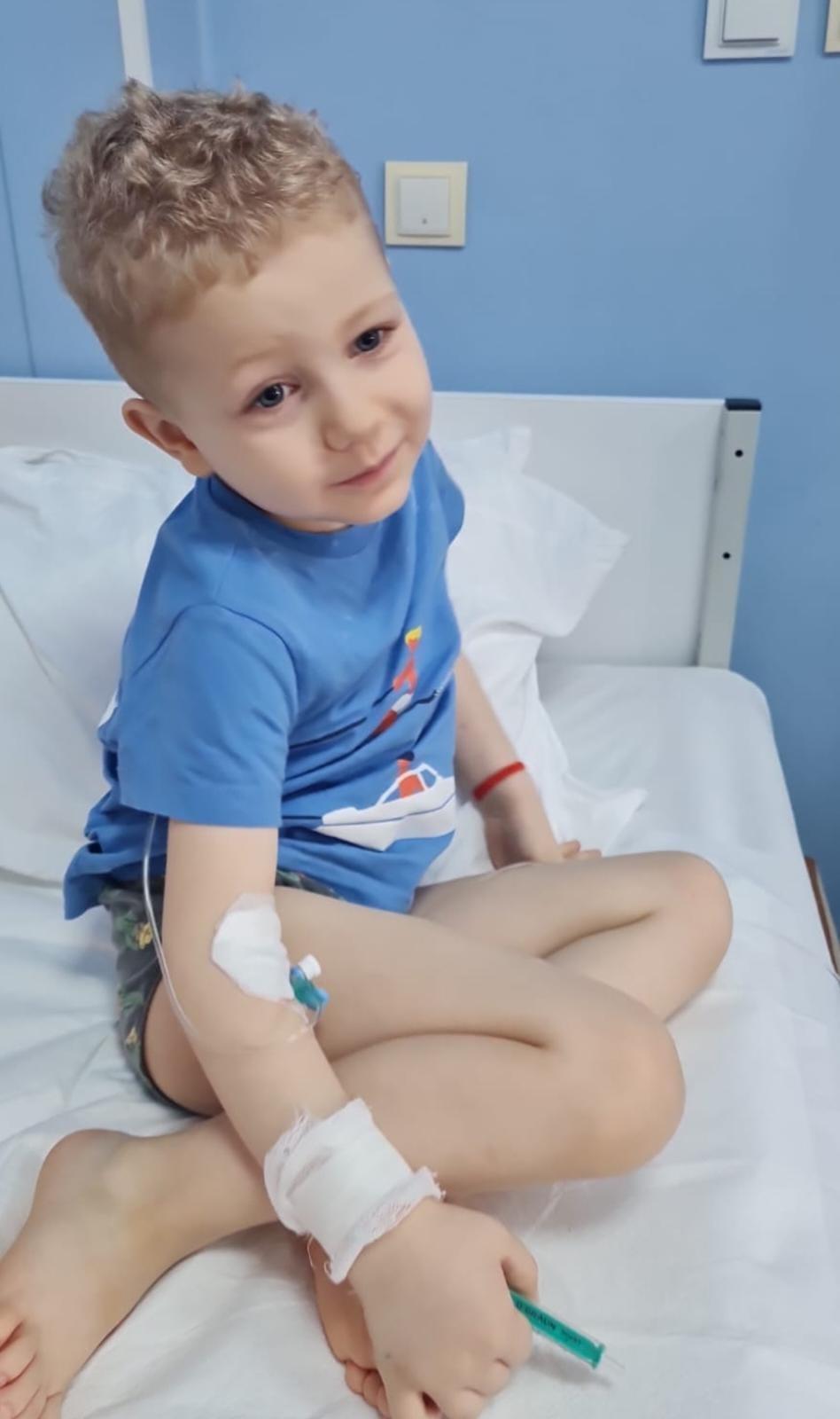 Fii și tu alături de Darius, băiețelul de doar 5 ani diagnosticat cu leucemie acută limfoblastică!