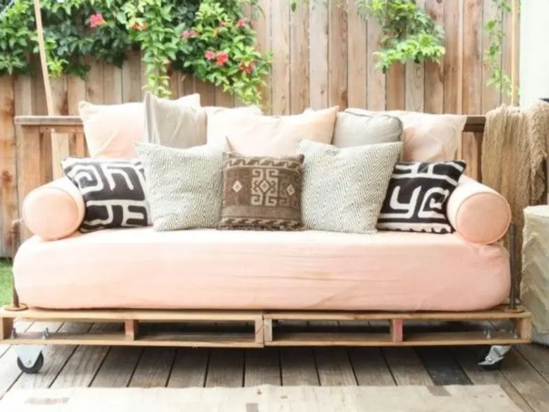 Mobila neconventionala din paleti