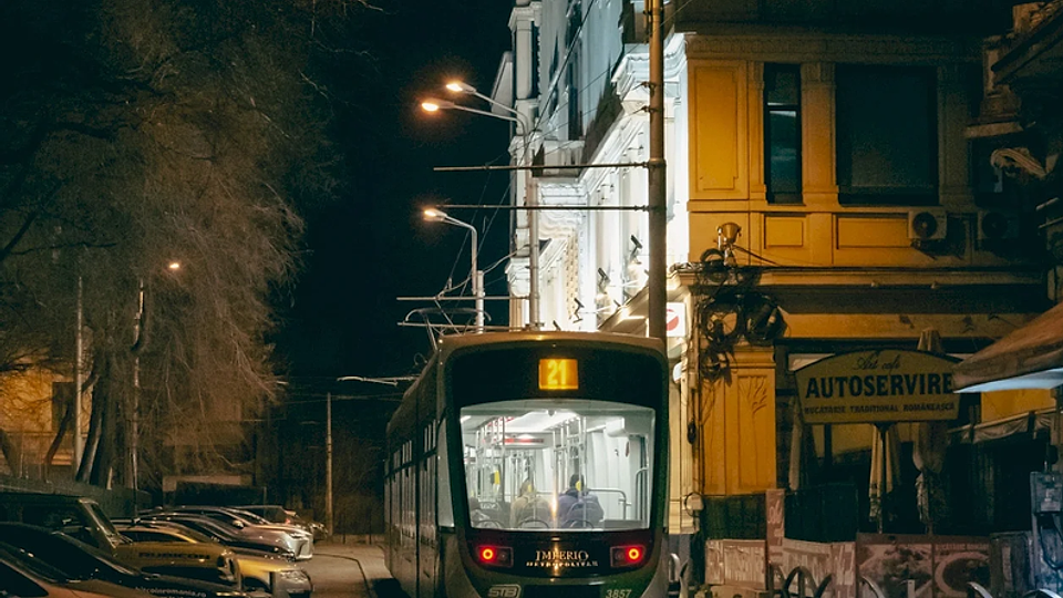 Tramvaiul care sparge tăcerea urbană: Legătura din Piața Unirii și marile șantiere de pe Griviței și Ion Mihalache, pe masa CGMB