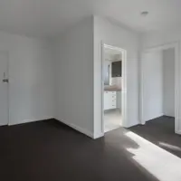 Cum să amenajezi un living mic pentru a părea mai mare