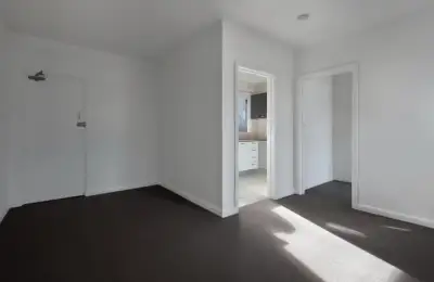 Cum să amenajezi un living mic pentru a părea mai mare