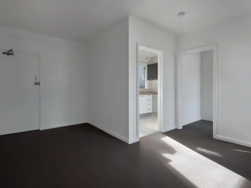 Cum să amenajezi un living mic pentru a părea mai mare