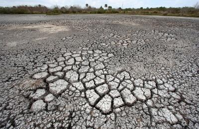 Comisia Europeană propune un sprijin financiar de 33,9 milioane euro din Fondul de solidaritate al UE pentru a oferi asistenţă României în urma daunelor cauzate de seceta severă de anul trecut