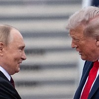 Inclus în anexele acordului de pace pentru Ucraina, planul lui Trump pentru reluarea relațiilor cu Rusia lui Putin stârnește anxietate în Europa. „E ca Ialta”