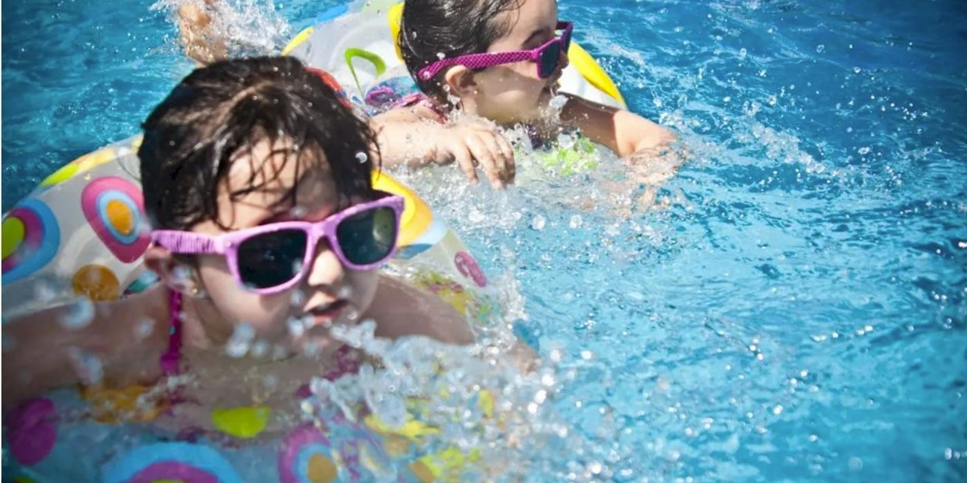 Vreți să scăpați de căldură? Iată Lista piscinelor și ștrandurilor din București