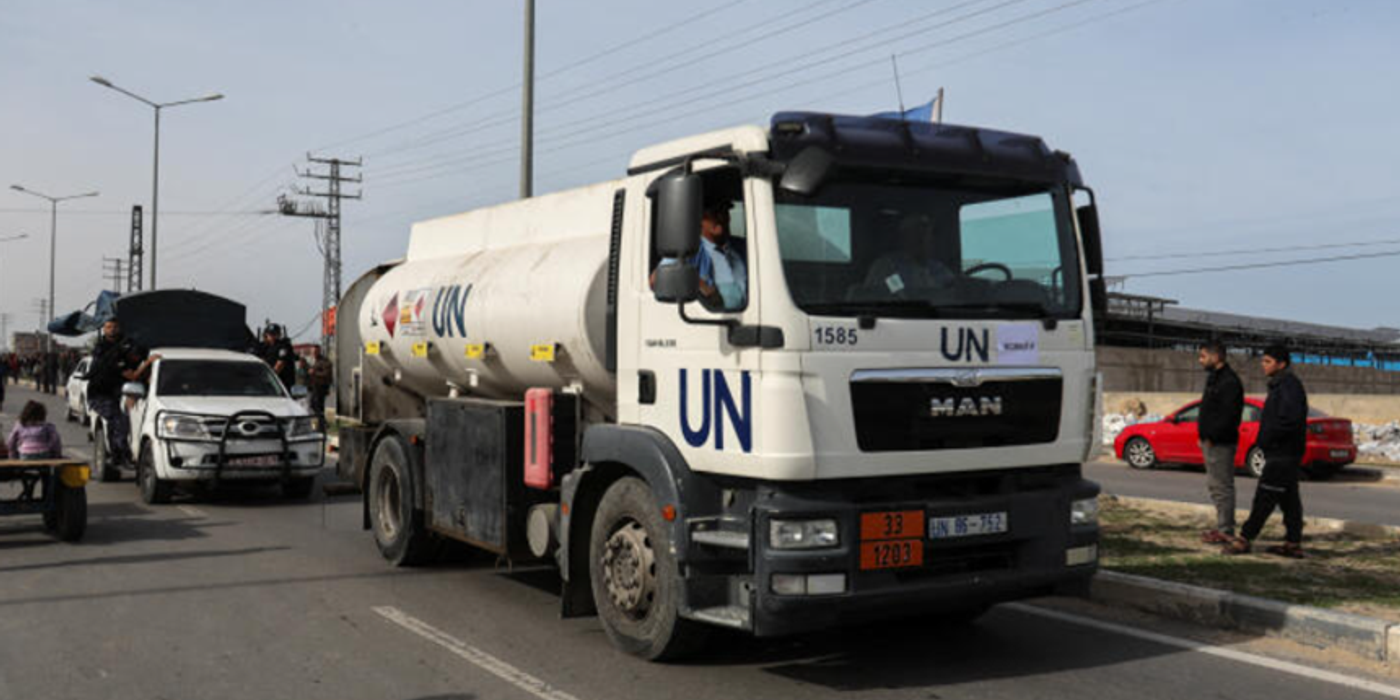 Opt camioane-cisternă cu combustibil şi gaze naturale intră în Fâşia Gaza din Egipt sâmbătă dimineaţa, anunţă COGAT