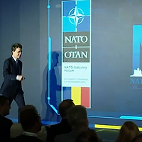 VIDEO | Nicușor Dan a făcut o altă gafă de protocol, la NATO Industry Forum: A fost salvat, ca de fiecare dată, de Delia Dinu