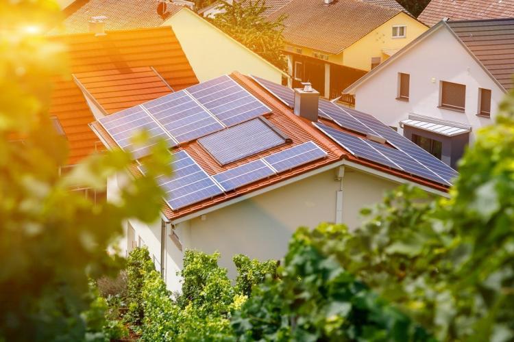 Fondurile alocate pentru programul Casa Verde Fotovoltaice 2024, regiunea nord-vest, s-au epuizat în 5 minute de la deschiderea înscrierilor
