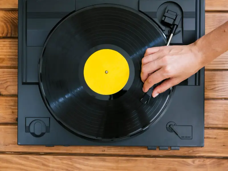 Metoda perfecta pentru a aranja un vinil