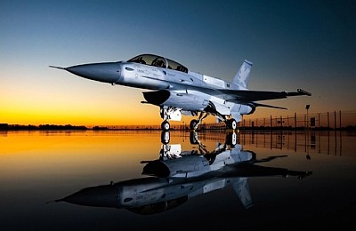 Piloții de F-16 ai Ucrainei zboară în orb. Antrenamentul, scurtat cu 3 luni. Pregătiți și în România