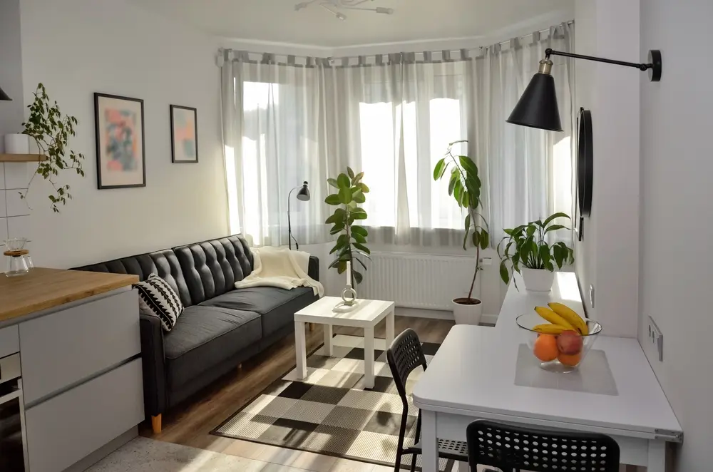 Ce modele de mese și scaune se potrivesc în apartamente mici? Ghid practic pentru alegeri inspirate