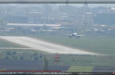 Aterizare dificilă pe vânt puternic la Aeroportul Internațional Avram Iancu din Cluj