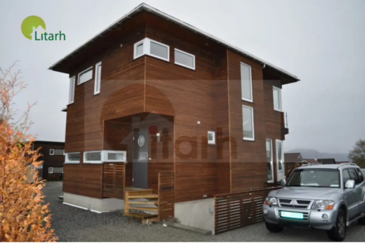 Alege structura de lemn pentru o arhitectură a casei modernă, deosebită