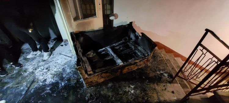 Incendiu, noaptea trecută, izbucnit într-o scară de bloc de pe strada Someșului din municipiul Cluj-Napoca