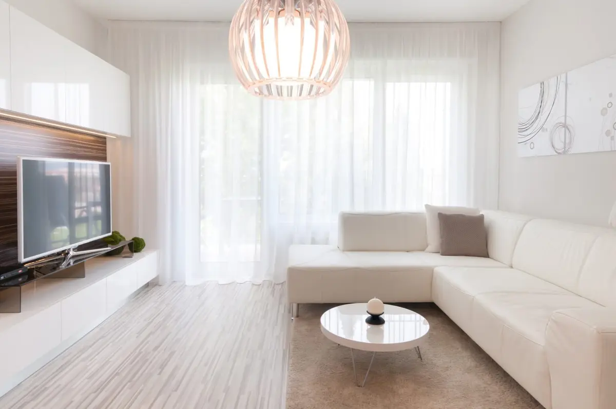 Un apartament de 2 camere minimalist amenajat