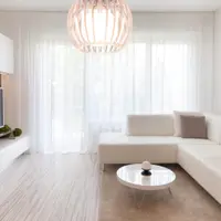 Un apartament de 2 camere minimalist amenajat