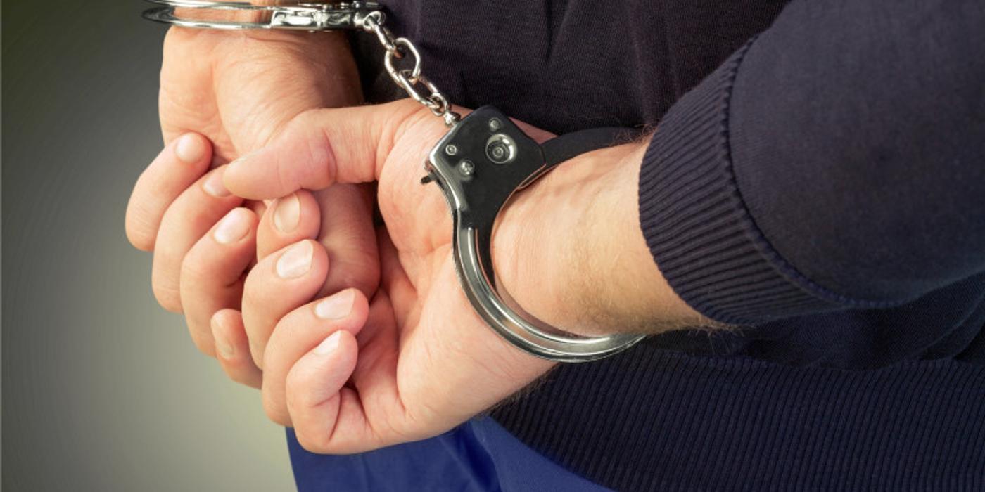 Bărbat din București, arestat de polițiștii clujeni într-un dosar privind comiterea infracțiunii de proxenetism