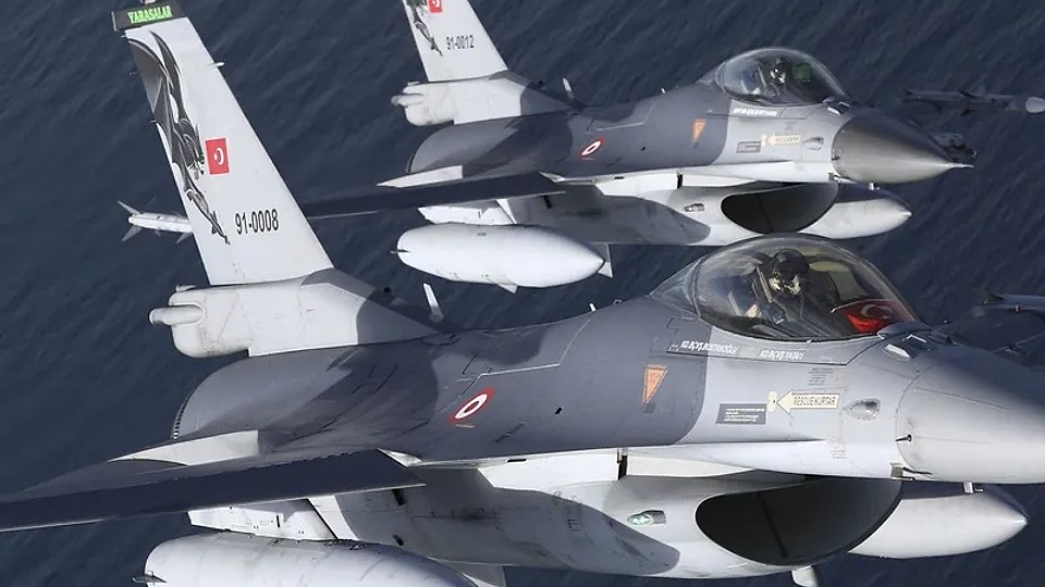 NATO cere Turciei să-și ducă avioanele de vânătoare F-16 în Estonia. Inițial, misiunea era pentru România