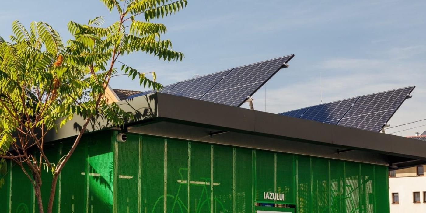 Primăria Cluj-Napoca a anunțat finalizarea a 4 noi locuri pentru biciclete cu rasteluri mobile