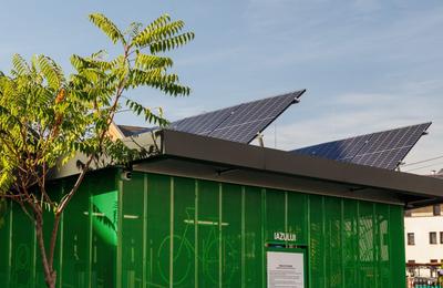 Primăria Cluj-Napoca a anunțat finalizarea a 4 noi locuri pentru biciclete cu rasteluri mobile