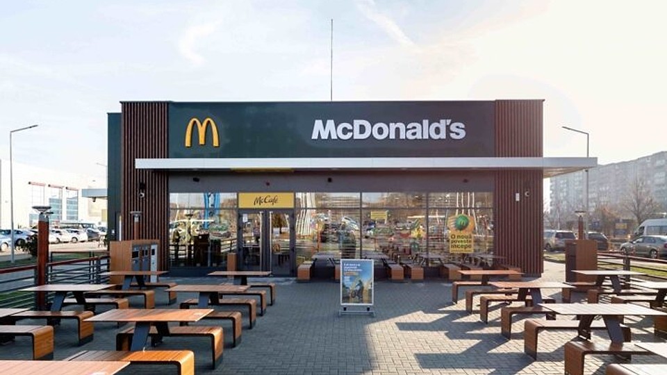 Cifrele McDonald’s la 30 de ani de la deschiderea primului restaurant pe plan local