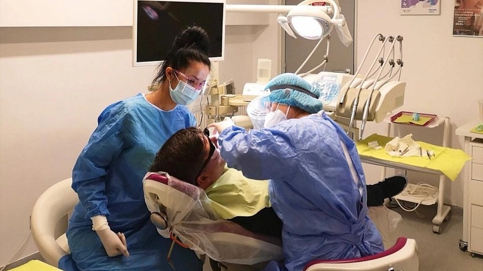 Dentist Holiday Clinic este destinația zâmbetului tău – de ce să alegi această clinică din București