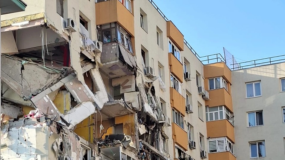 După explozia din Rahova, Guvernul schimbă legea pentru a permite reconstruirea clădirilor distruse