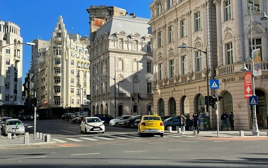 Vremea se schimbă radical la București: ANM anunță ploi, vânt puternic și o răcire accentuată de la o zi la alta
