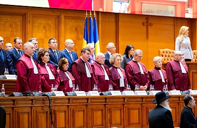 Judecătorii CCR scapă de modificările pensiilor magistraților. Rămâne vechea schemă: pensii de 80% și vechime de 25 de ani