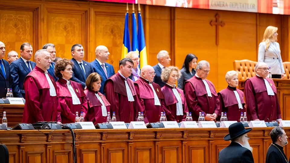 Judecătorii CCR scapă de modificările pensiilor magistraților. Rămâne vechea schemă: pensii de 80% și vechime de 25 de ani
