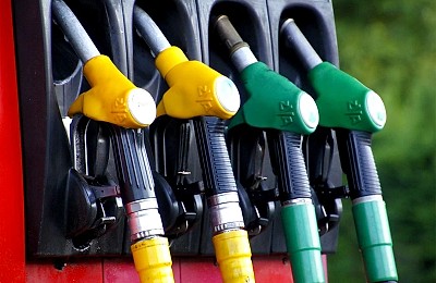 Benzina și motorina se scumpesc din nou. Cât vom plăti în plus la pompă