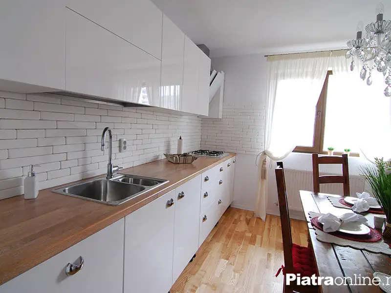 Paneluri decorative cu piatra naturala solutii moderne pentru decoruri speciale