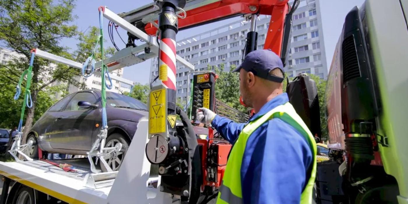 În primele 6 luni alea anului 2023 administrația publică a ridicat peste 1.500 de mașini pe care bucureștenii le-au parcat neregulamentar