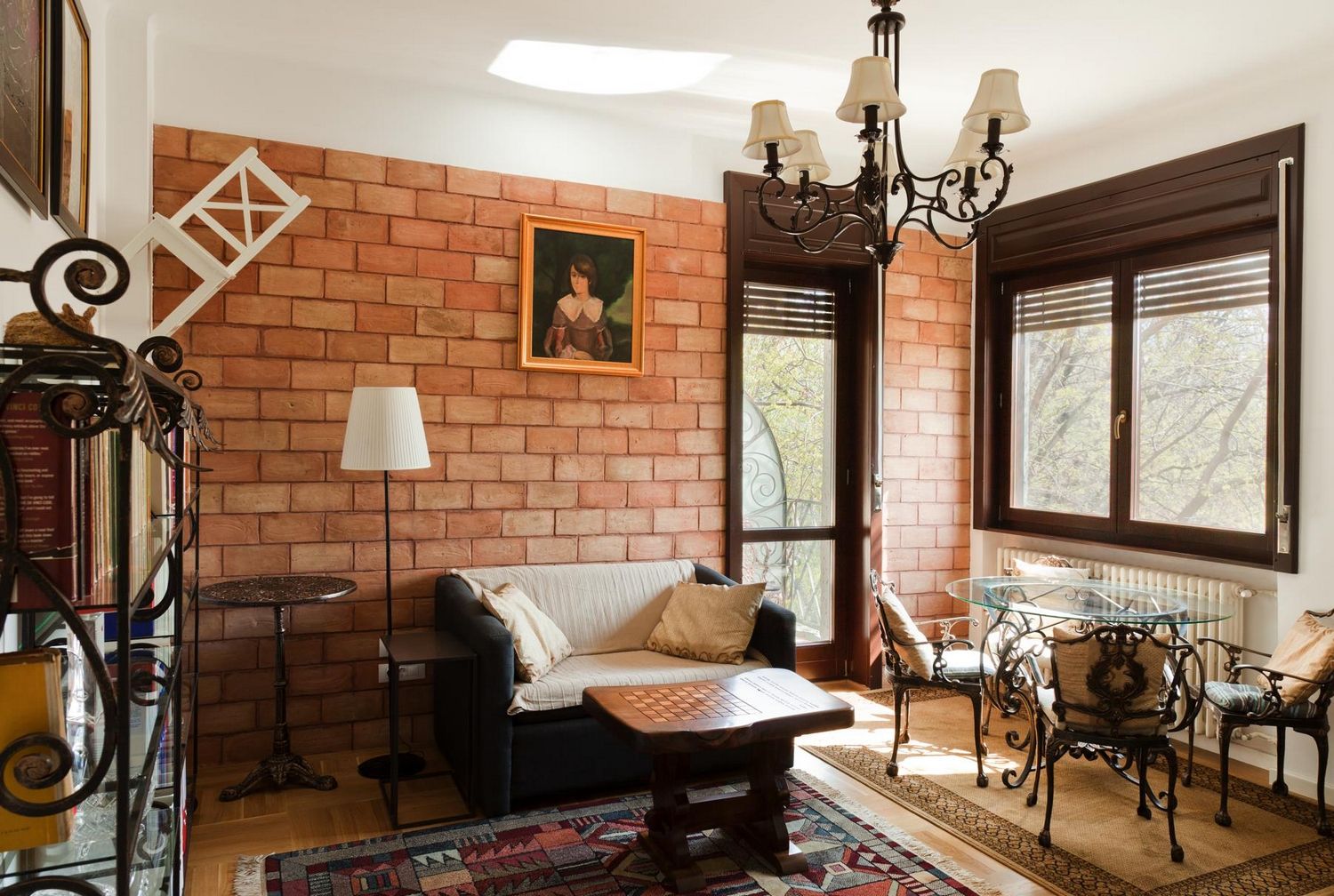 Renovarea unui apartament dintr-un imobil de patrimoniu sau cum sa pastrezi memoria unei epoci