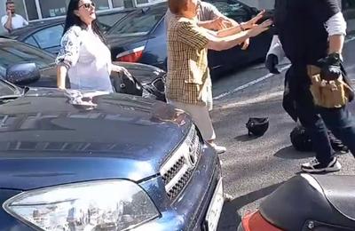 Bătaie cu pumni și picioare, marți după-amiaza pe strada Ion Creangă din Cluj-Napoca, în apropierea Institutului Oncologic