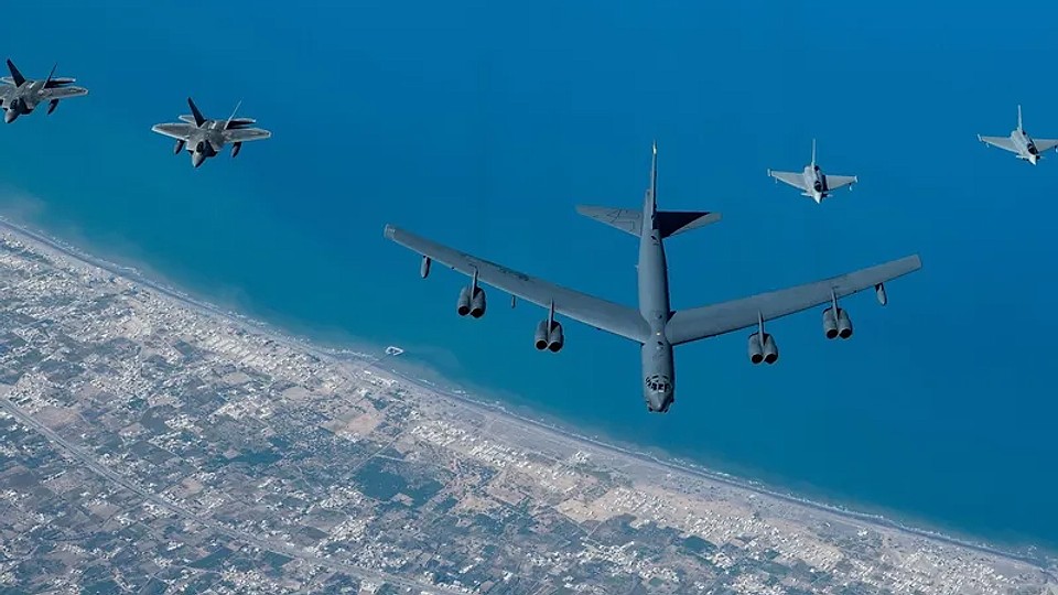 SUA simulează atacuri la granița Rusiei cu bombardiere nucleare B-52H. Tensiune maximă la Kremlin