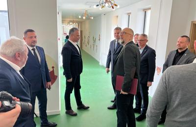 Ministerul Dezvoltării: Municipiul Târgu Secuiesc va beneficia de o creşă modernă, realizată prin PNRR