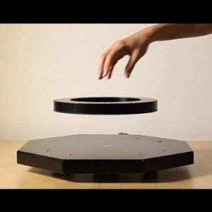 Un dispozitiv magnetic uimitor care da impresia ca obiectele plutesc