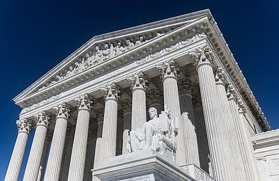 Victorii majore pentru familie la Curtea Supremă a Statelor Unite. Accesul la materiale pornografice, doar cu verificarea vârstei; părinții pot refuza îndoctrinarea copiilor cu ideologie LGBT în școli; interdicția terapiei de „schimbare de gen” pentru copii