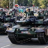 România și Polonia, „prima linie de apărare a NATO contra Rusia”, iau tancuri de miliarde din Coreea